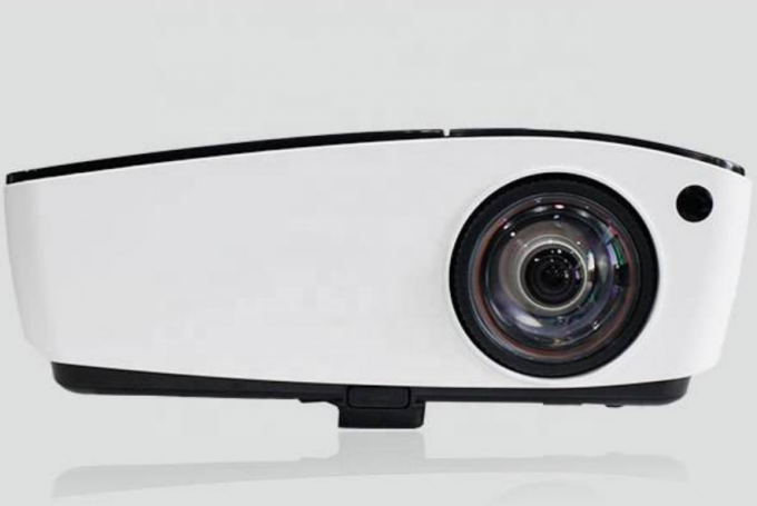 अल्ट्रा एचडी 4K लेजर शॉर्ट थ्रो प्रोजेक्टर 4000 लुमेन स्मार्ट प्रोजेक्टर परिवार स्कूल और कंपनी के लिए 1