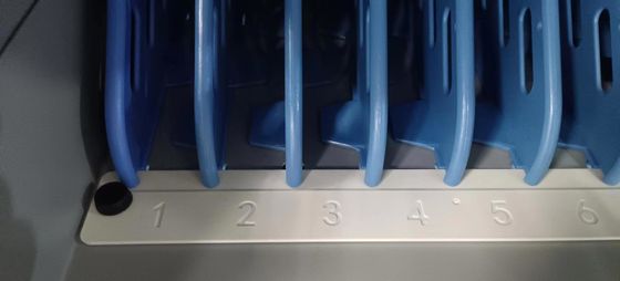 सीई एसी चार्जिंग डीसी चार्जिंग और यूएसबी टाइप-ए टाइप-सी वॉल्ट स्टोरेज आईपैड चार्जिंग कार्ट व्हील के साथ मोबाइल चार्जिंग कैबिनेट