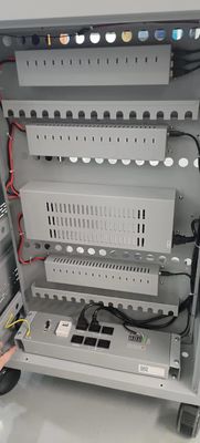 सीई एसी चार्जिंग डीसी चार्जिंग और यूएसबी टाइप-ए टाइप-सी वॉल्ट स्टोरेज आईपैड चार्जिंग कार्ट व्हील के साथ मोबाइल चार्जिंग कैबिनेट