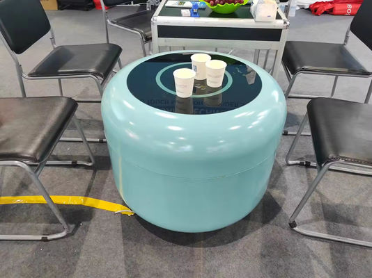 स्मार्ट मोबाइल रेफ्रिजरेटर X1 पोर्टेबल यूनिवर्सल पहियों के साथ हाइड्रोलिक लिफ्टिंग कवर 130L रेफ्रिजरेटर वायरलेस चार्ज