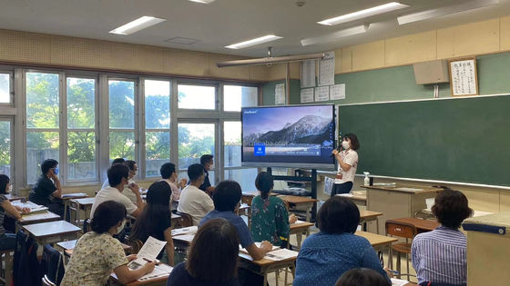 आईबोर्ड फैक्ट्री रिकॉर्ड करने योग्य 75 इंच रिकॉर्ड करने योग्य और साझा करने योग्य बुद्धिमान ग्रीनबोर्ड - आधुनिक शिक्षा के लिए अंतिम इंटरैक्टिव ब्लैकबोर्ड