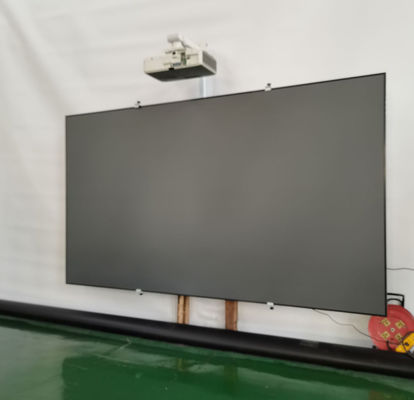 वाई-फाई और ब्लूटूथ कनेक्टिविटी टच स्क्रीन कियोस्क काले रंग में रजत फ्रेम के साथ और आवाज रिमोट कंट्रोल के साथ