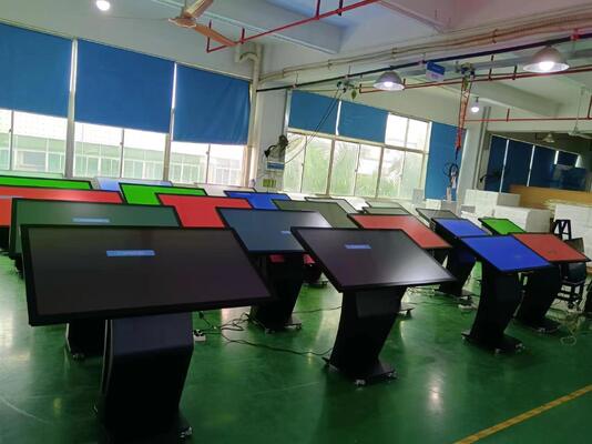 55 इंच 4K टच स्क्रीन कियोस्क, इंटरैक्टिव डिजिटल साइनेज और मेनू बोर्ड के लिए Android/Windows OS के साथ